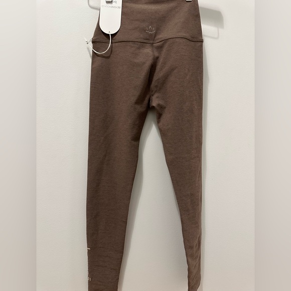 Beyond Yoga Leggings - barre3 - Picture 2 of 4